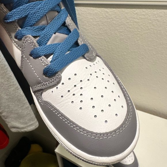 Air Jordan Retro 1 Mid - Picture 6 of 7